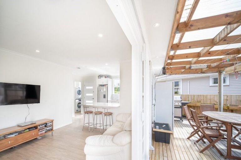 Photo of property in 1/1 Cooper Place, Papakura, 2110