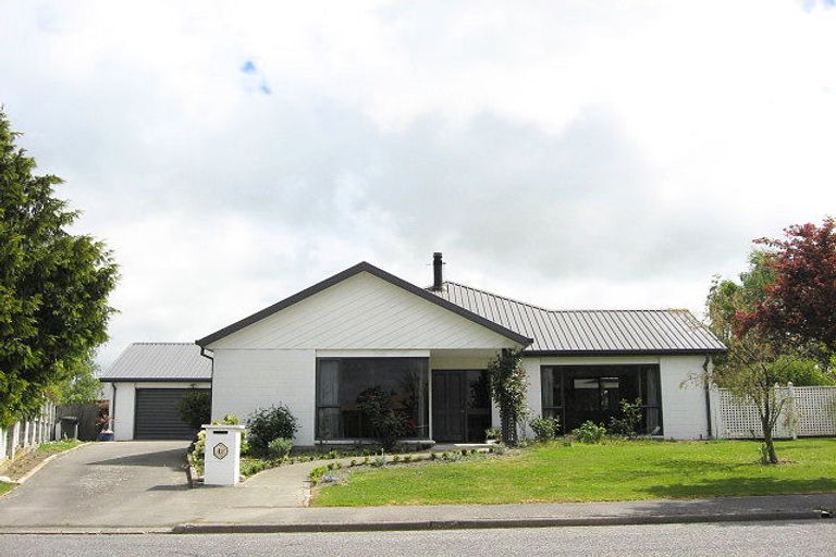 Photo of property in 43 Parkhouse Drive, Rangiora, 7400