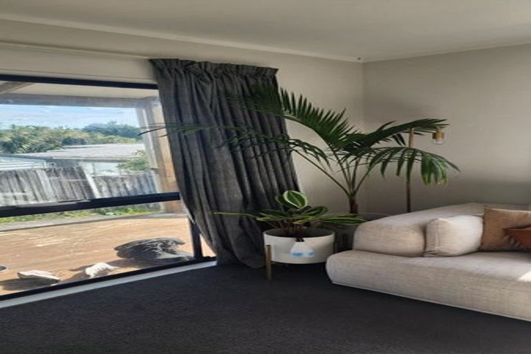 Photo of property in 2a Seymour Road, Sunnyvale, Auckland, 0612