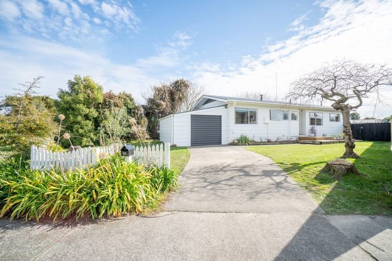 Photo of property in 10 Ashton Place, Highbury, Palmerston North, 4412