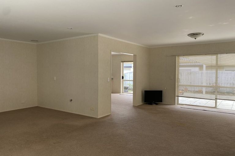 Photo of property in 1/4 Limerick Place, Dannemora, Auckland, 2016