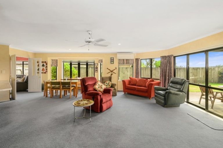 Photo of property in 37 Elmbridge Place, Owhata, Rotorua, 3010