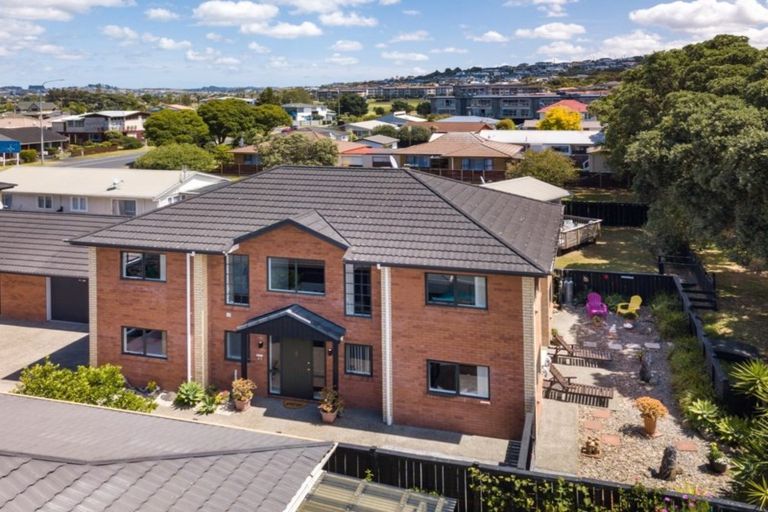 Photo of property in 15a West Hoe Road, Orewa, 0931