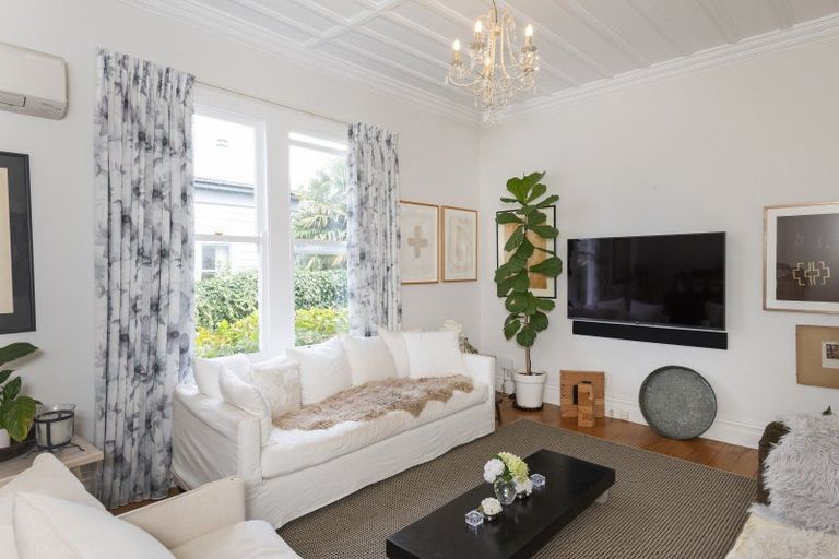 Photo of property in 118 Fox Street, Whataupoko, Gisborne, 4010