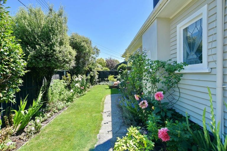 Photo of property in 1/2 Barrington Street, Somerfield, Christchurch, 8024