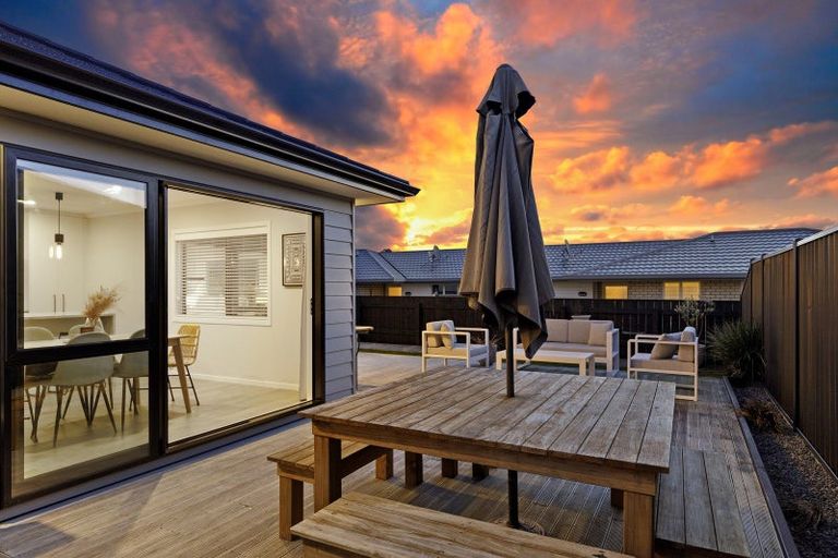 Photo of property in 53 Buddle Road, Wallaceville, Upper Hutt, 5018