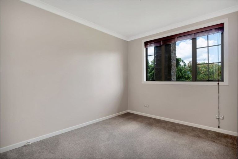 Photo of property in 1 Tarn Close, Pyes Pa, Tauranga, 3112