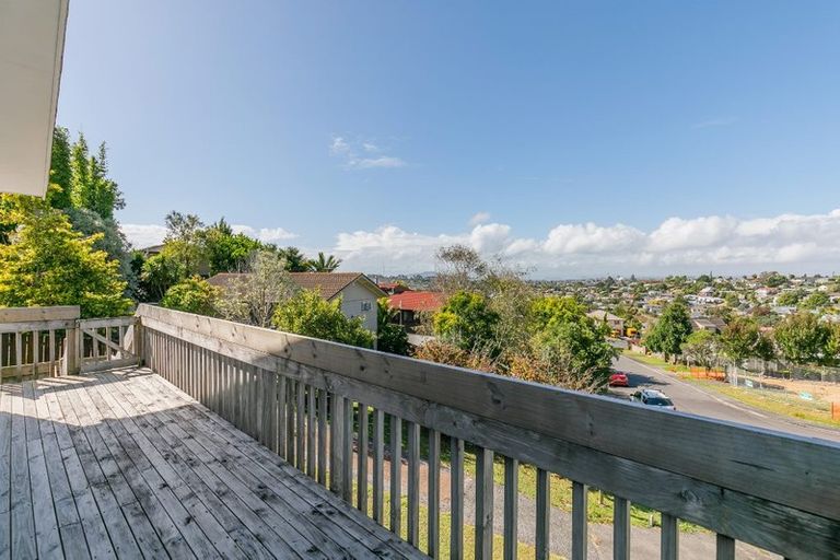 Photo of property in 13 Tableau Place, Totara Vale, Auckland, 0629