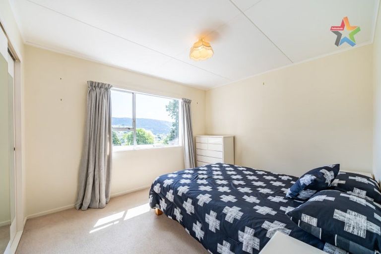 Photo of property in 11 Mokopuna Grove, Stokes Valley, Lower Hutt, 5019