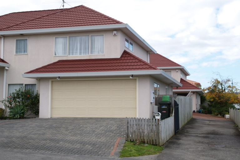 Photo of property in 2/6 Bard Place, Golflands, Auckland, 2013