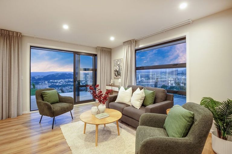 Photo of property in 14 Topsail Way, Whitby, Porirua, 5024