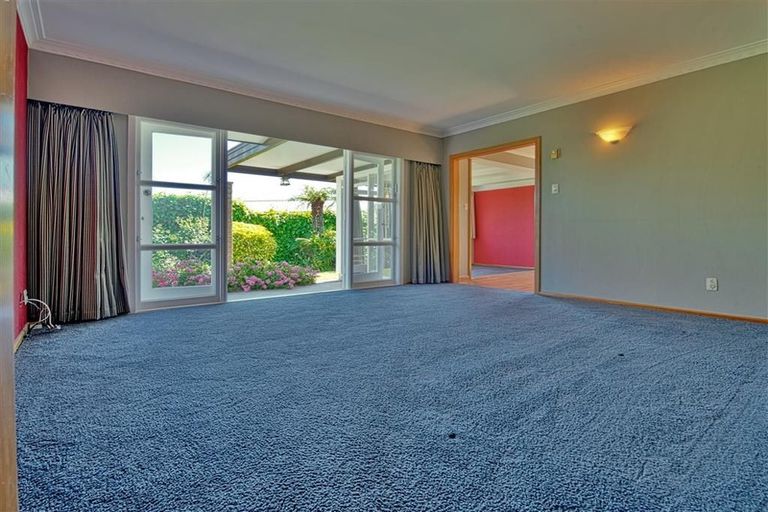 Photo of property in 16a Howard Road, Taradale, Napier, 4112