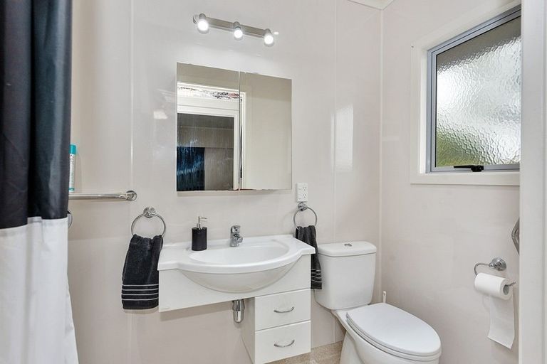 Photo of property in 9 Lynwood Place, Chedworth, Hamilton, 3210