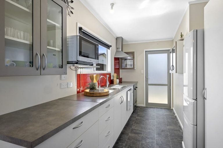 Photo of property in 6 Mace Street, Waitara, 4320