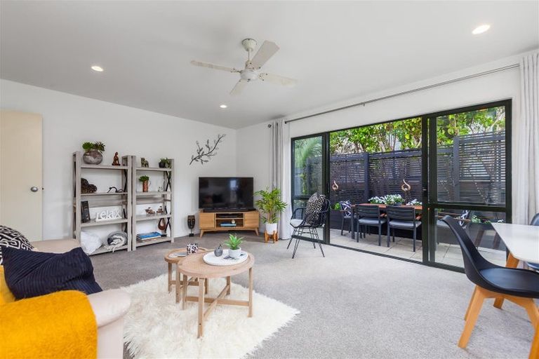 Photo of property in 23/5 Brixton Road, Manly, Whangaparaoa, 0930