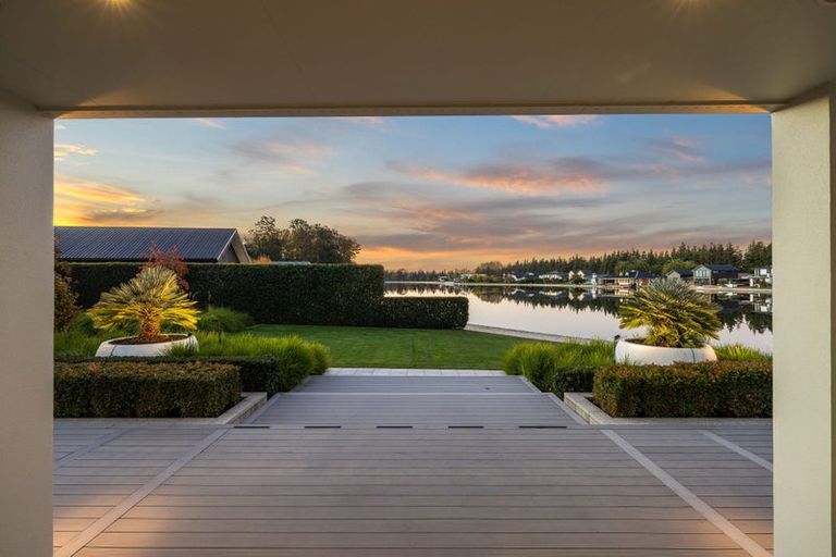 Photo of property in 37 Oakgrove Drive, Rangiora, 7400