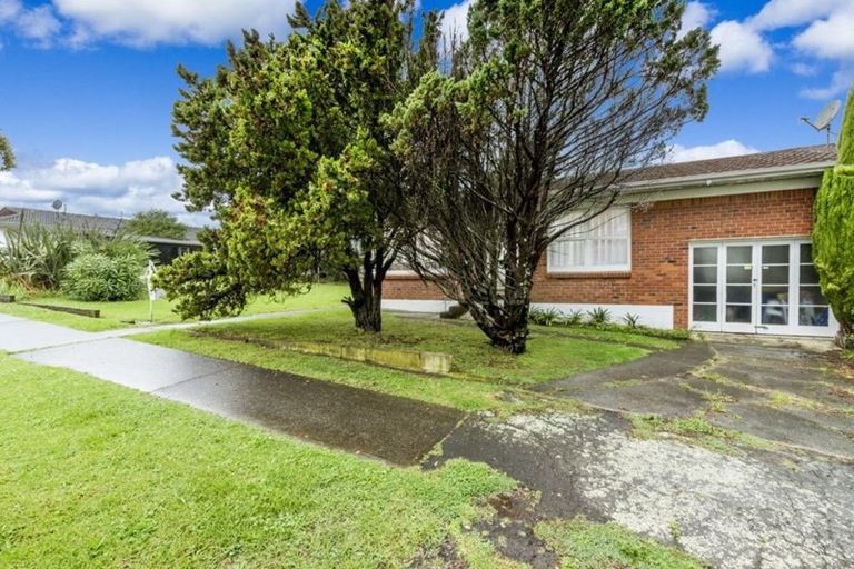 Photo of property in 1/32 Old Lake Road, Narrow Neck, Auckland, 0624