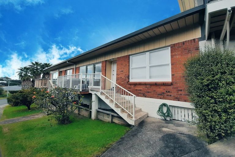 Photo of property in 2/5 Whitby Crescent, Mairangi Bay, Auckland, 0630