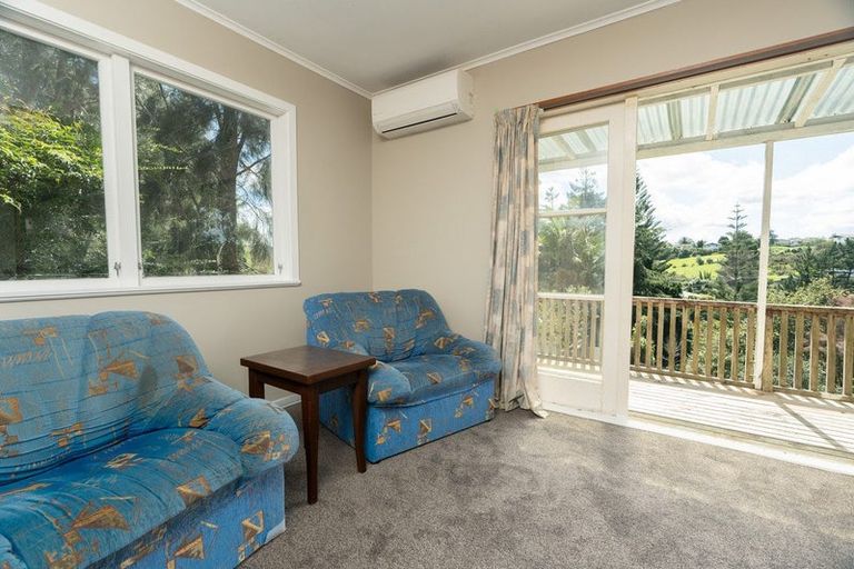 Photo of property in 53 Ogle Crescent, Te Kamo, Whangarei, 0112