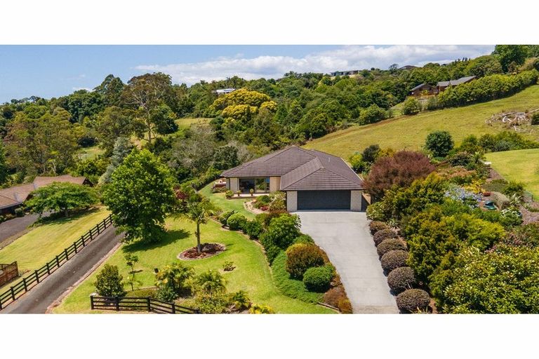 Photo of property in 20 Access Heights, Kerikeri, 0230