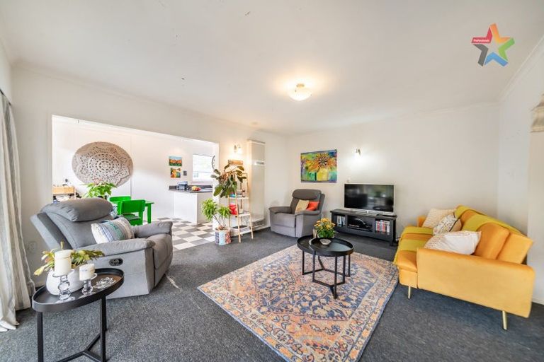 Photo of property in 94 Horoeka Street, Stokes Valley, Lower Hutt, 5019