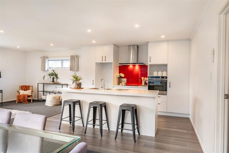 Photo of property in 4 Te Kaeaea Crescent, Wallaceville, Upper Hutt, 5018