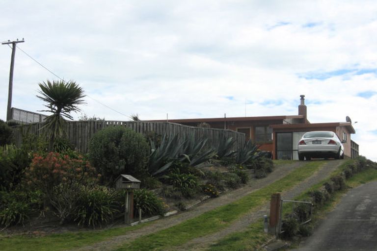 Photo of property in 13 Kent Avenue, Waitarere Beach, Levin, 5510