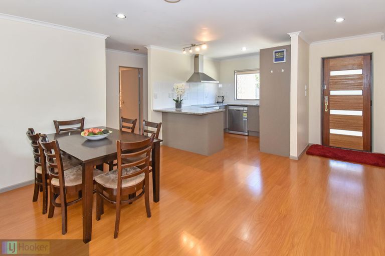Photo of property in 10c Evans Road, Weymouth, Auckland, 2103