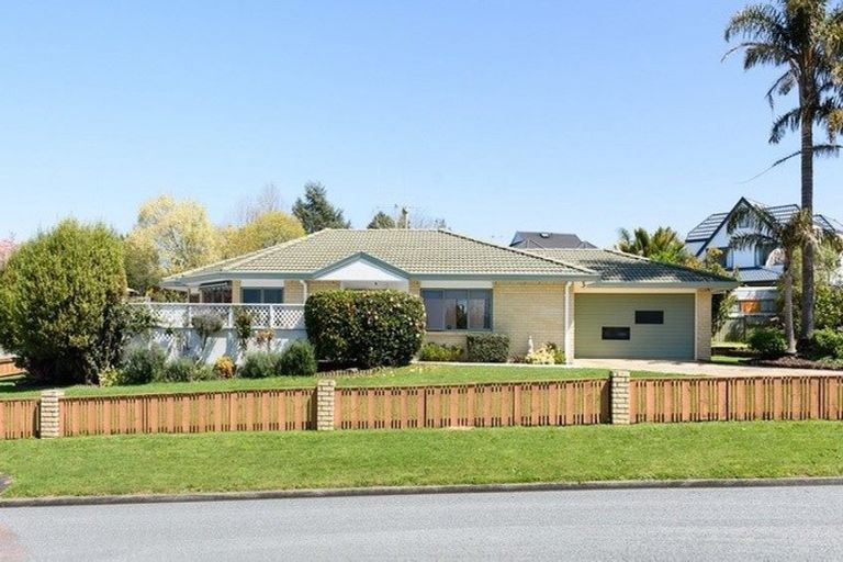 Photo of property in 40 Fairview Place, Te Puke, 3119