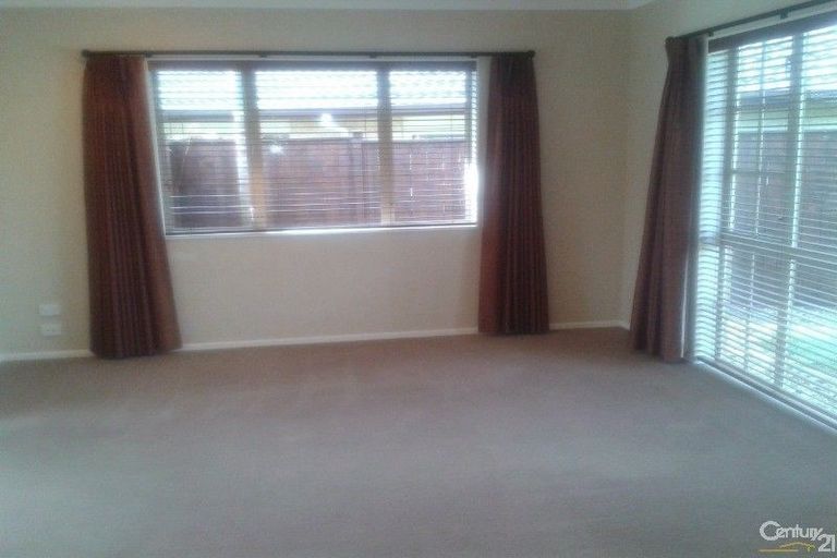 Photo of property in 9 Elwyn Close, Flat Bush, Auckland, 2016