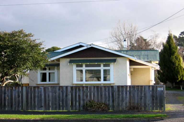 Photo of property in 15 Cambridge Terrace, Masterton, 5810