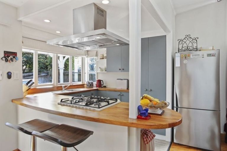 Photo of property in 27 Studholme Street, Somerfield, Christchurch, 8024