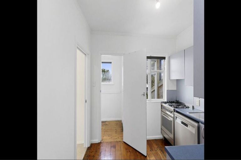 Photo of property in 23 Trent Street, Island Bay, Wellington, 6023