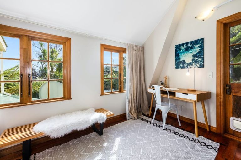 Photo of property in 28 Kiriwai Road, Paremata, Porirua, 5024