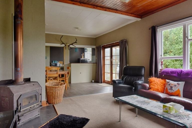 Photo of property in 17 Carrickfergus Street, Waikawa, Tokanui, 9884