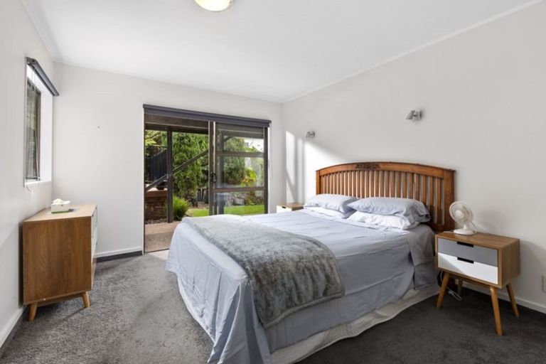 Photo of property in 19 Tiri View Place, Waiake, Auckland, 0630