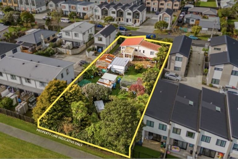 Photo of property in 13 Arney Road, Ranui, Auckland, 0612