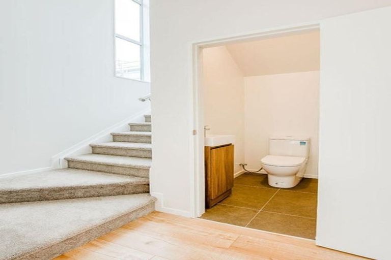 Photo of property in 18 Tumu Road, Papakura, 2110