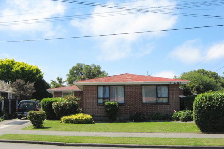 Photo of property in 8 Adams Place, Woolston, Christchurch, 8023