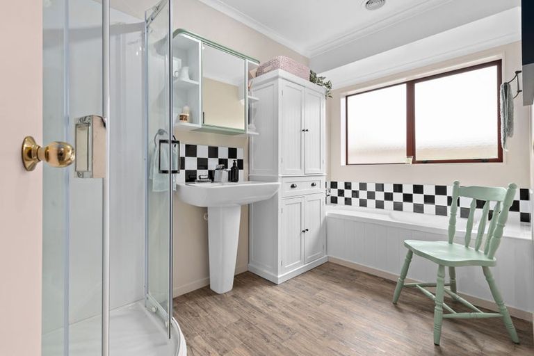 Photo of property in 50 Tuirangi Street, Flagstaff, Hamilton, 3210