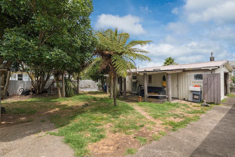 Photo of property in 17 Addington Avenue, Manurewa, Auckland, 2102