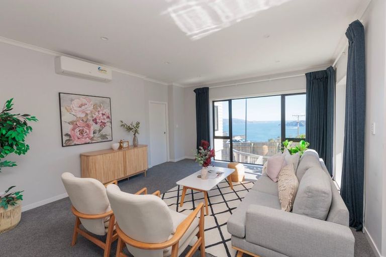 Photo of property in 46 Domett Street, Newlands, Wellington, 6037