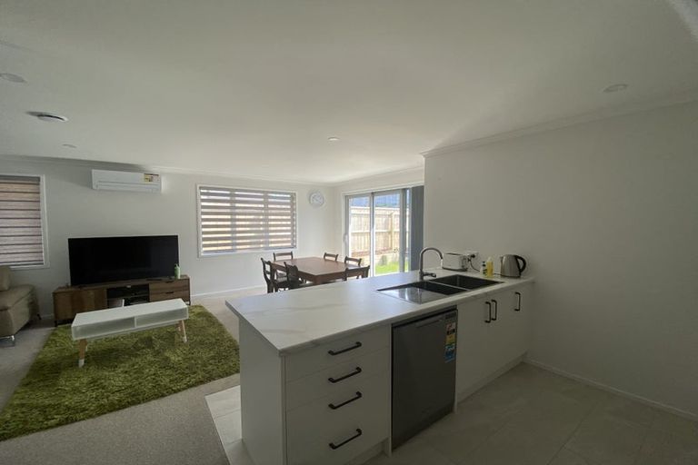 Photo of property in 21 Pouate Way, Waiuku, 2123