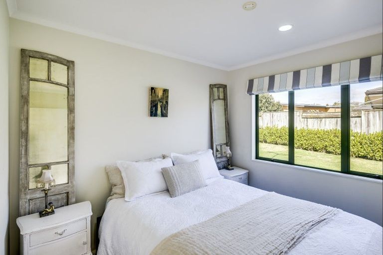 Photo of property in 2 Hanna Place, Havelock North, 4130