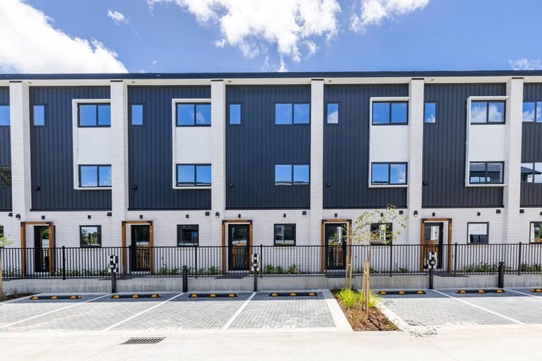 Photo of property in 7/59 Matipo Road, Te Atatu Peninsula, Auckland, 0610