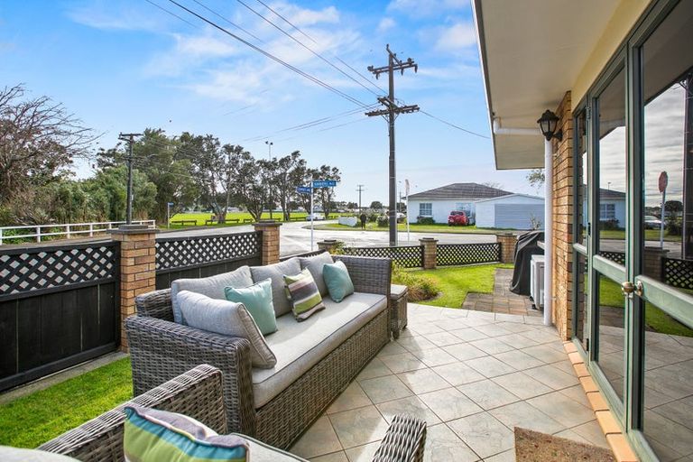 Photo of property in 2 Sanders Avenue, Westown, New Plymouth, 4310