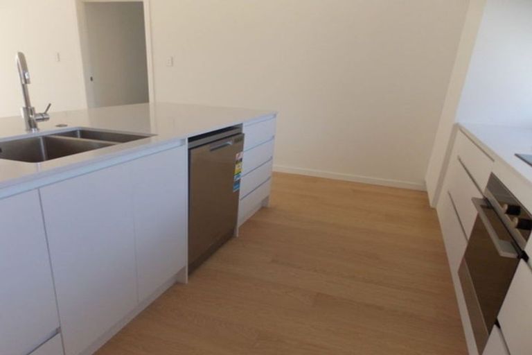 Photo of property in 18 Sardinia Grove, Fitzherbert, Palmerston North, 4410