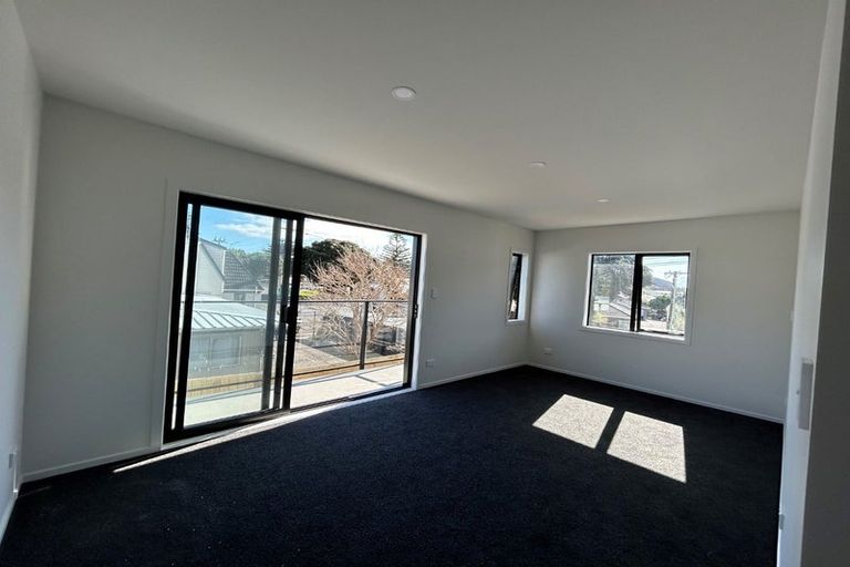 Photo of property in 6d Grays Road, Plimmerton, Porirua, 5026