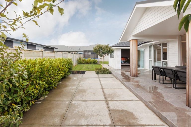 Photo of property in 36 Dogwood Way, Milson, Palmerston North, 4414