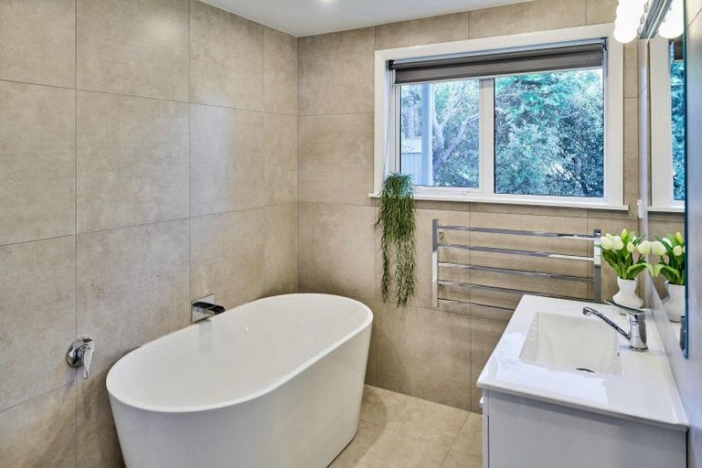 Photo of property in 25 Corlett Road, Plimmerton, Porirua, 5026